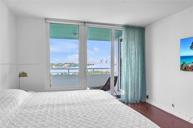 Building Photo - 400 South Pointe Dr