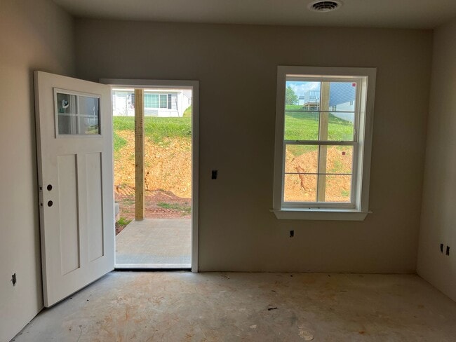 Building Photo - Salem Run Apartments Phase 2
