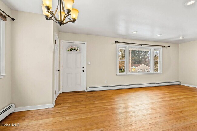 Building Photo - 165 S Pine Ave