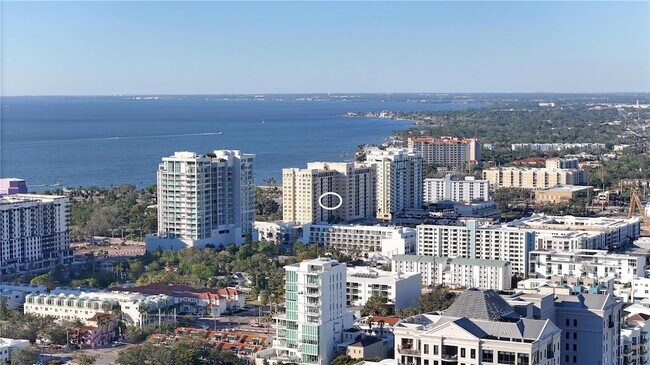 Building Photo - 750 N Tamiami Trl
