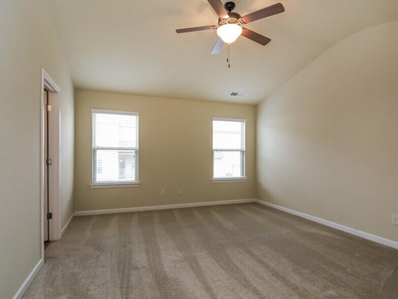 Building Photo - 2345 Morgan Farm Dr