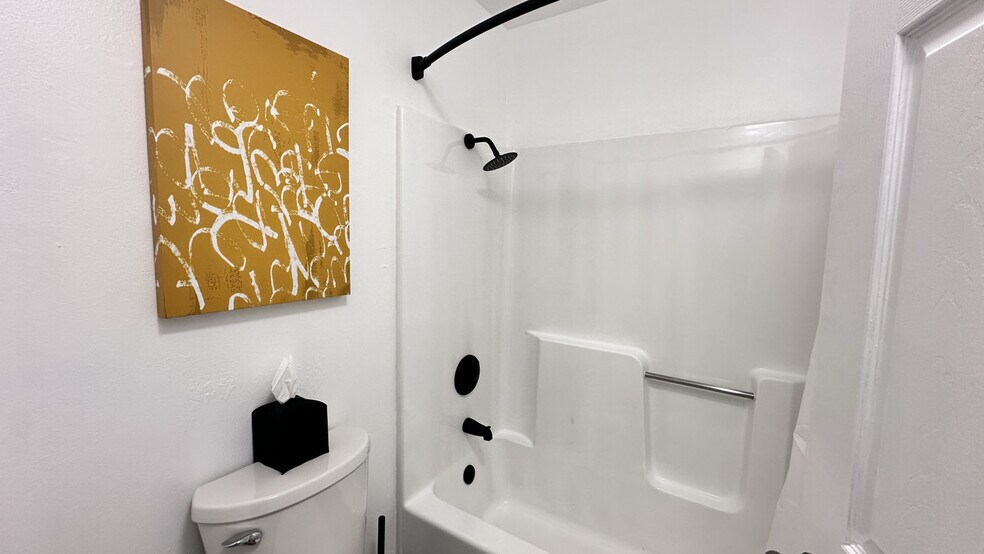 Building Photo - 4205 Ohio St