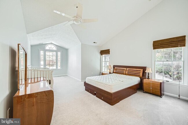 Building Photo - 8 Sapphire Hill Ct