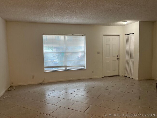 Building Photo - 6542 SW 41st St