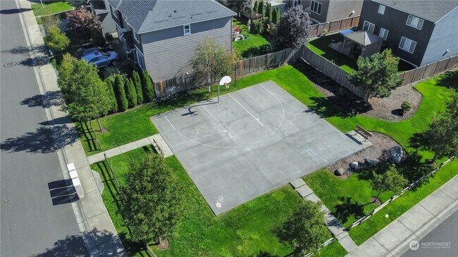 Building Photo - Listed For Rent