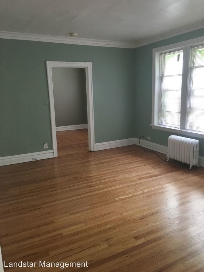 Interior Photo - 1525 W Estes Ave