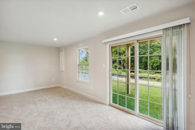 Building Photo - 19753 Grn Vlg Dr