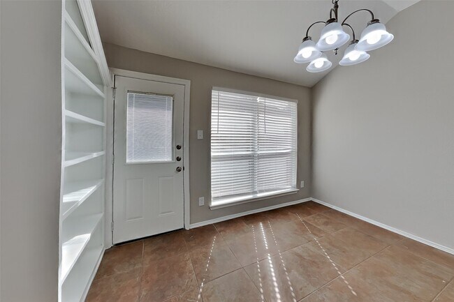 Building Photo - 21027 Terrace View Dr