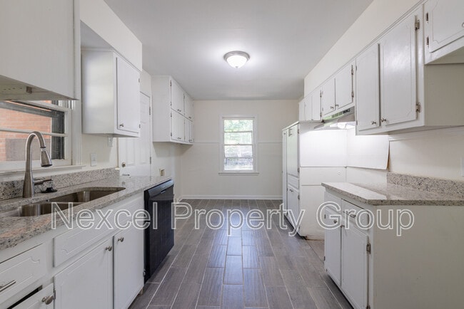 Building Photo - 6700 Blocker St