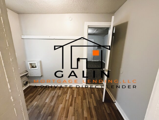 Building Photo - 237 Millen St