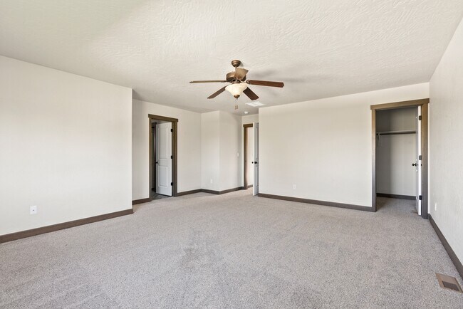Building Photo - 6433 N Idlewood