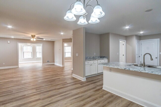 Building Photo - 102 Legacy Dr