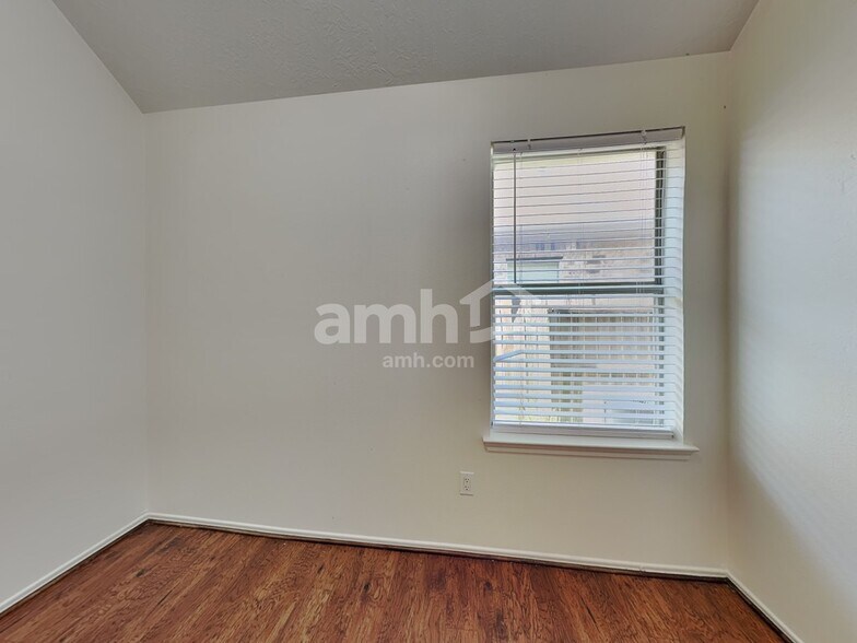 Building Photo - 10006 Blissfull Valley Ln