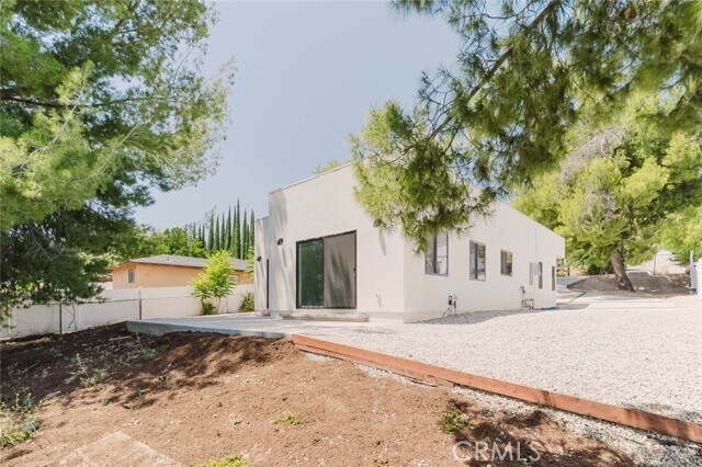 Building Photo - 17846 Rinaldi St
