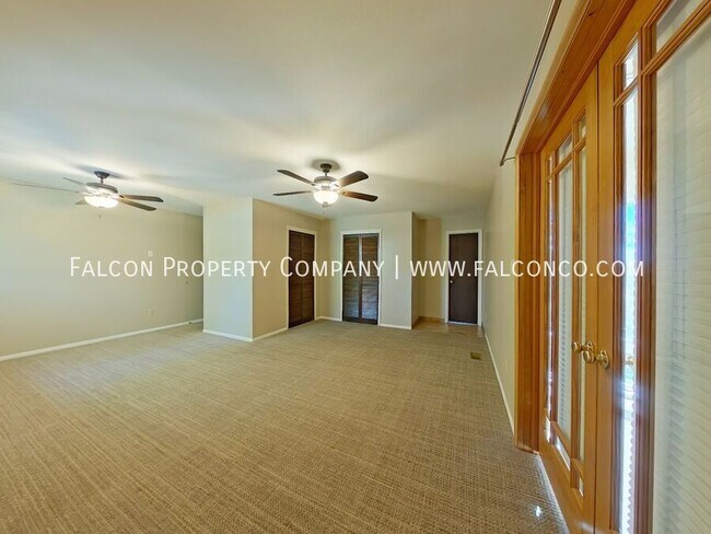 Building Photo - 133 Dolomite Dr
