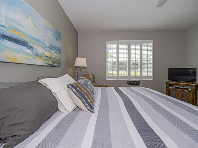 Building Photo - 235 Grand Royale Cir