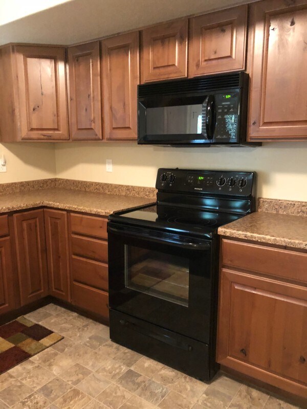 Building Photo - 1060 E 200 S