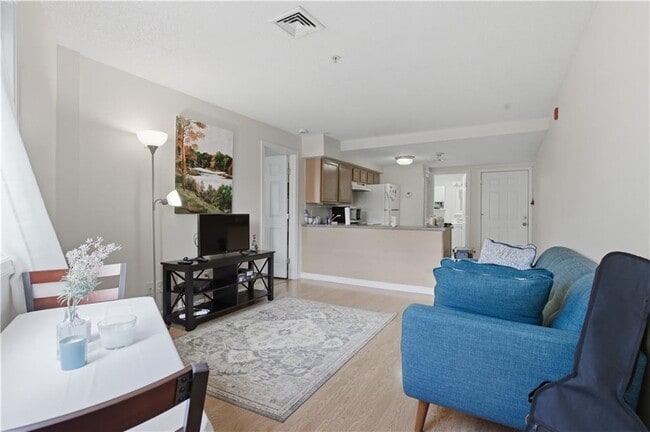 Building Photo - 31 Devereux Ave