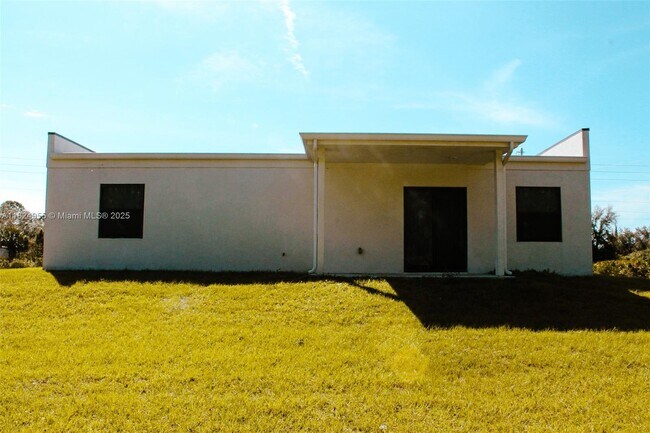Building Photo - 674 Windermere Dr