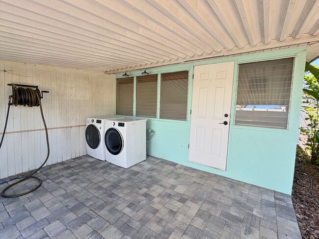 Building Photo - 536 Roanoke St