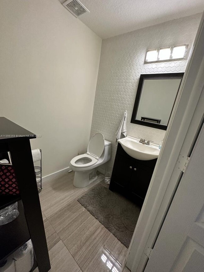 Building Photo - 4723 SW 163rd Pl