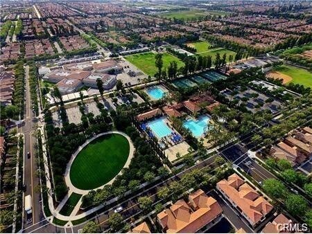 Building Photo - 220 Guinevere