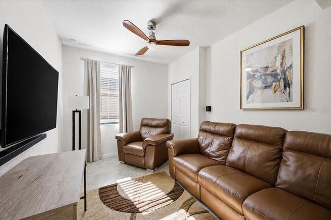 Building Photo - 10792 Tarflower Dr