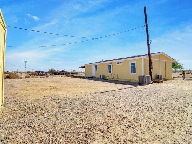 Building Photo - 2204 Ocean Side Ave