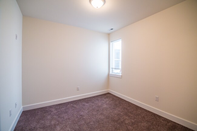 Building Photo - 411 N 34th St