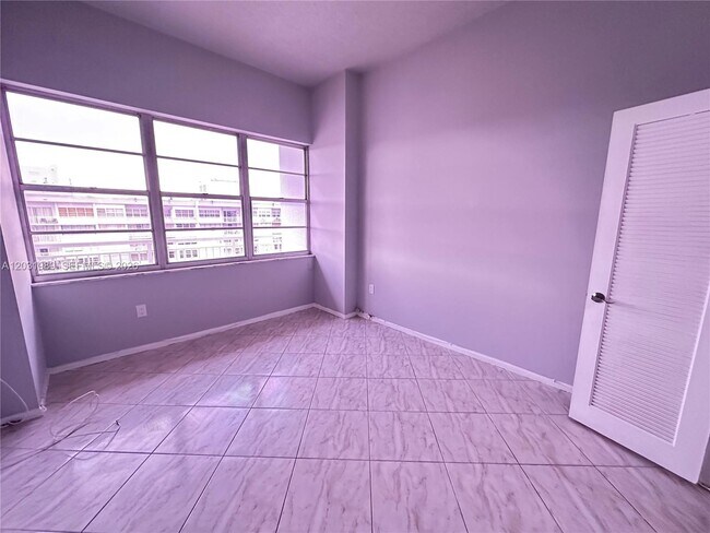 Building Photo - 18051 Biscayne Blvd