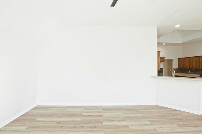 Building Photo - 105 Galloping Trail