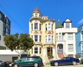 Building Photo - LARGE Full Floor 4BR/2BA. In-Unit Laundry, New Stainless Appliances!