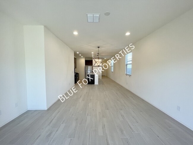 Building Photo - 10692 W Dickerson Dr