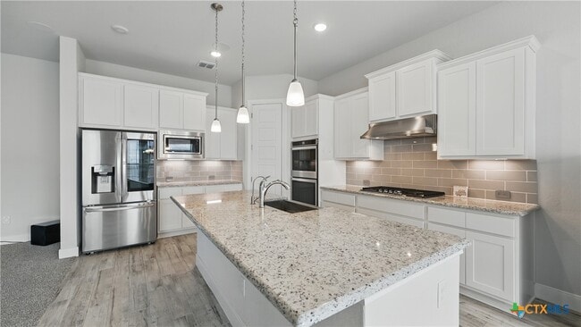 Building Photo - 1606 Folk Victorian Rd