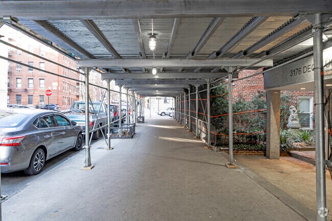 Walkway - 3176 Decatur Ave