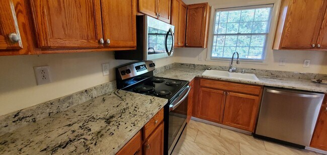 Building Photo - Beautiful  Home Available for Rent in Charlotte, NC in Carmel Area