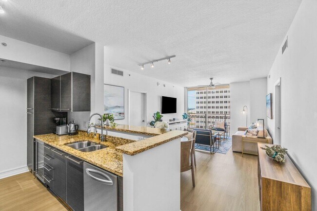Building Photo - 550 Okeechobee Blvd