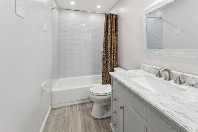 Building Photo - 310 Spring Creek Cir