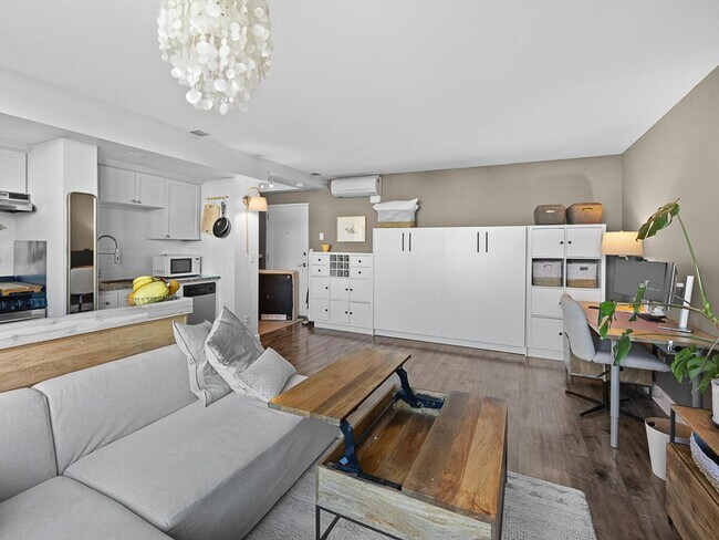 Building Photo - View