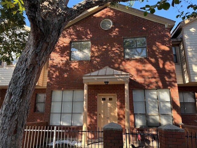 Primary Photo - 1103 Dulles Ave