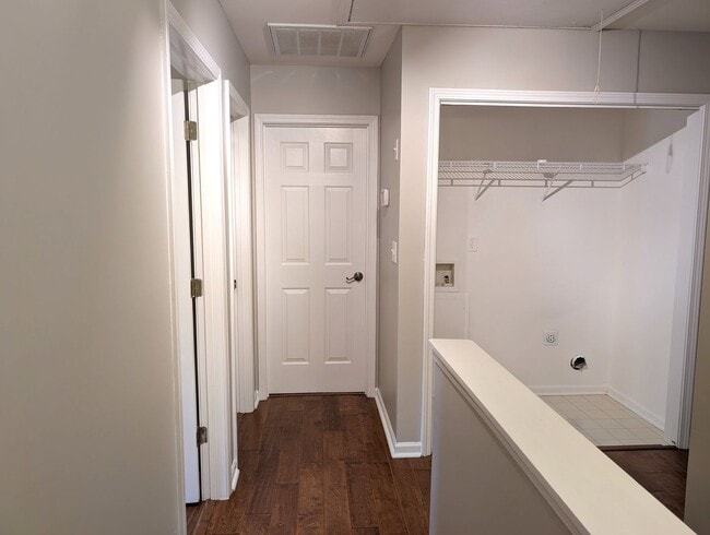 Building Photo - 9935 Redbud Tree Ct