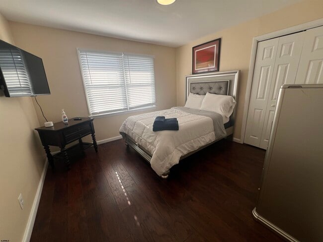 Building Photo - 239 N Derby Ave