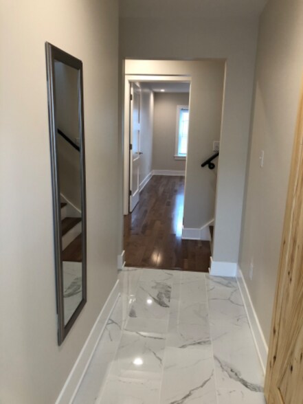 Building Photo - 152 Pearl St