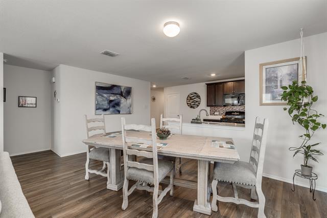 Building Photo - 461 Falling Star Dr