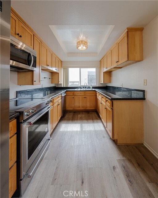 Building Photo - 423 2nd St