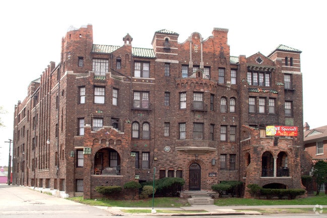 Primary Photo - LaVogue Square