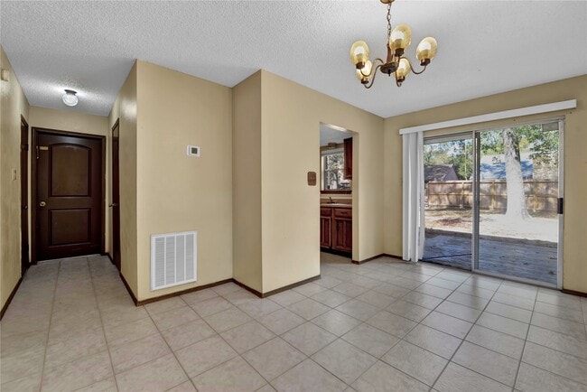 Building Photo - 3115 River Valley Dr