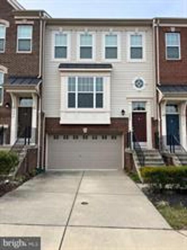 Building Photo - Location Location Location