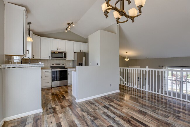 Building Photo - 15405 Fillmore Cir