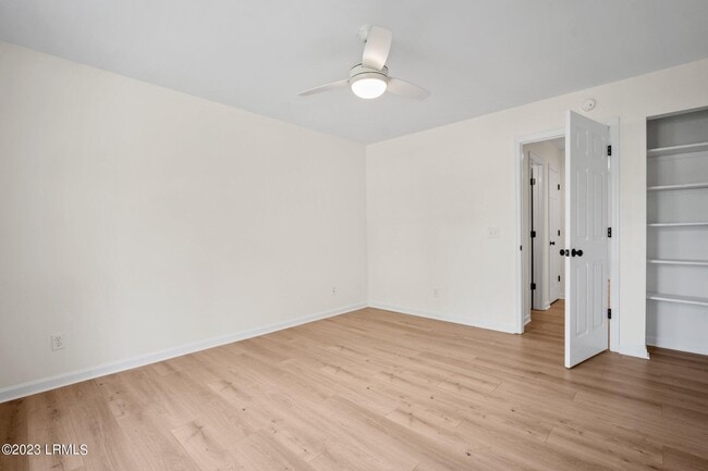 Building Photo - 7 Grandiflora Ln